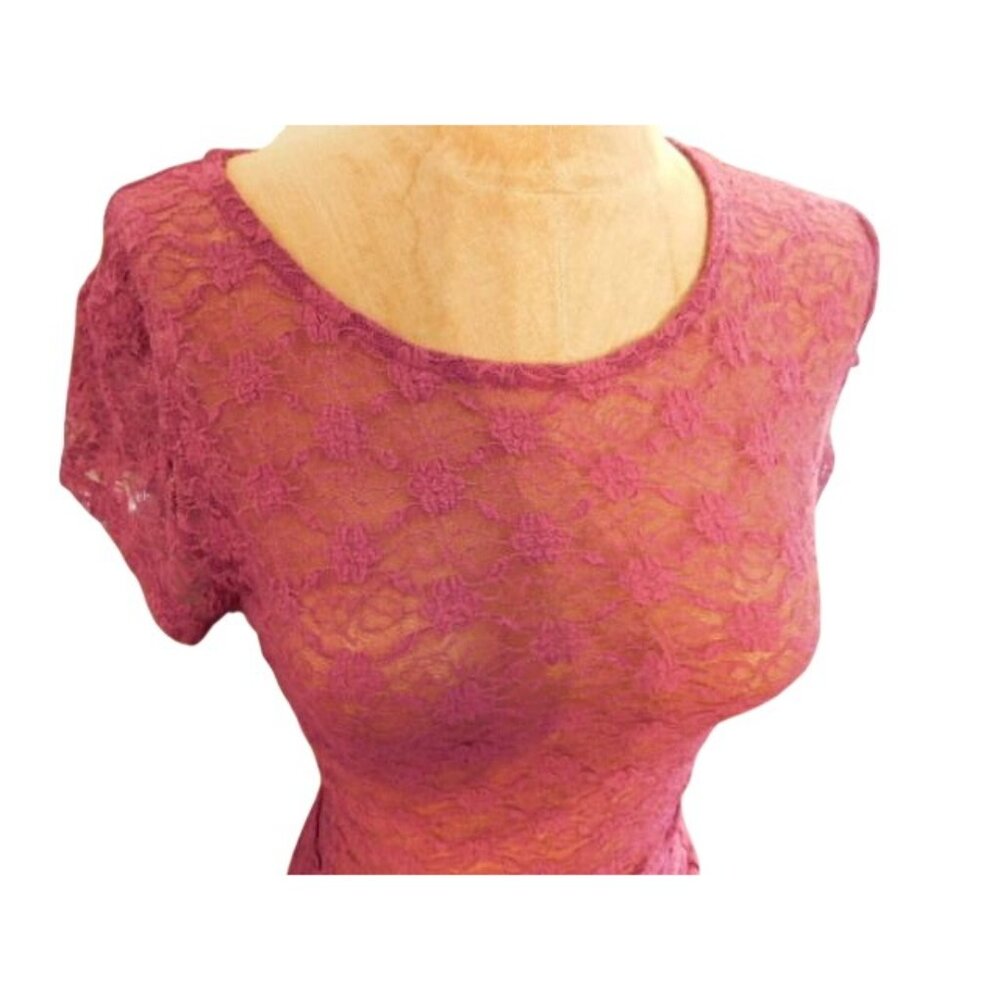 Free People Size XS Orchid semi Sheer Lace Scoop Neck Top NWT - Picture 3 of 3